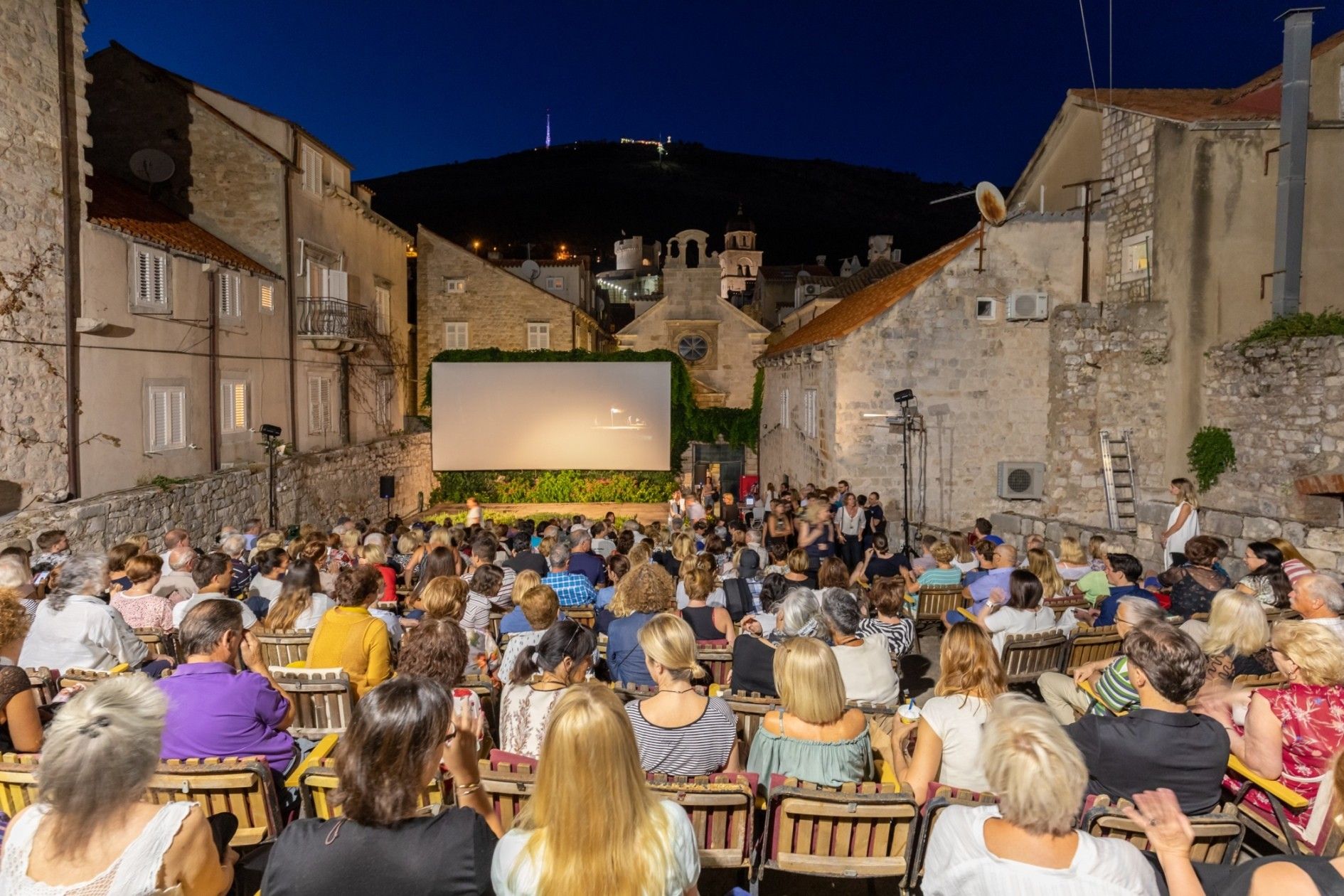 DVIJE PROJEKCIJE U KINU JADRAN